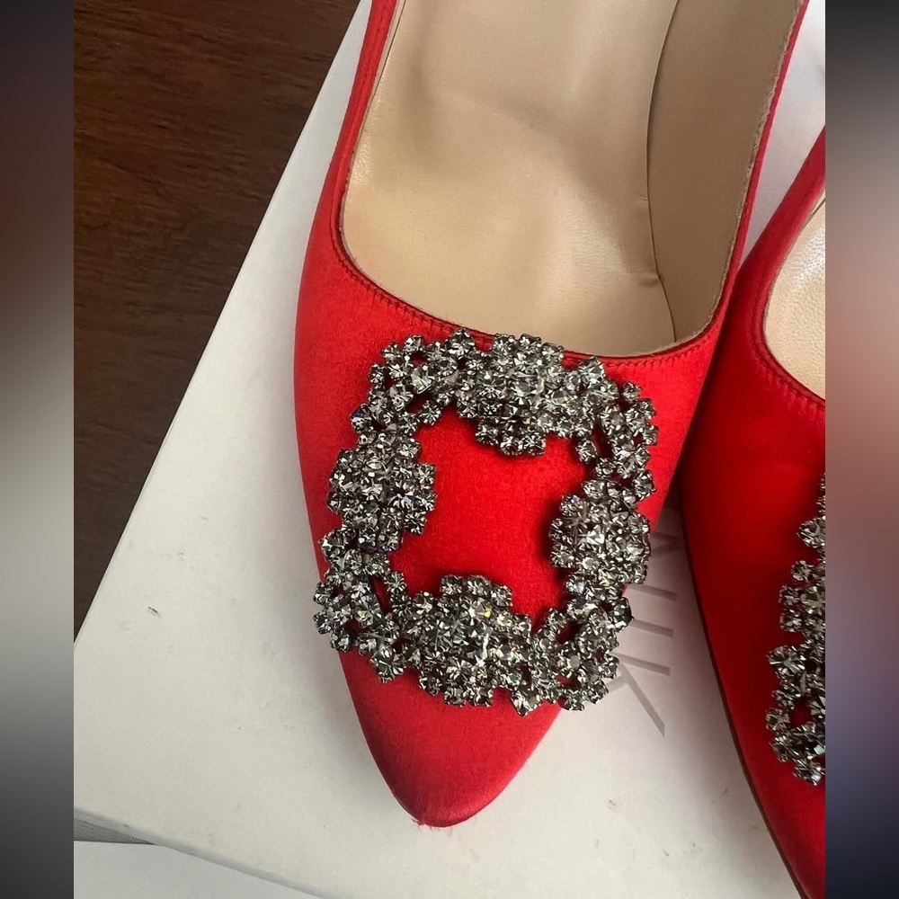 Manolo Blahnik Hangisi 105 Satin Pumps - Picture 3 of 6